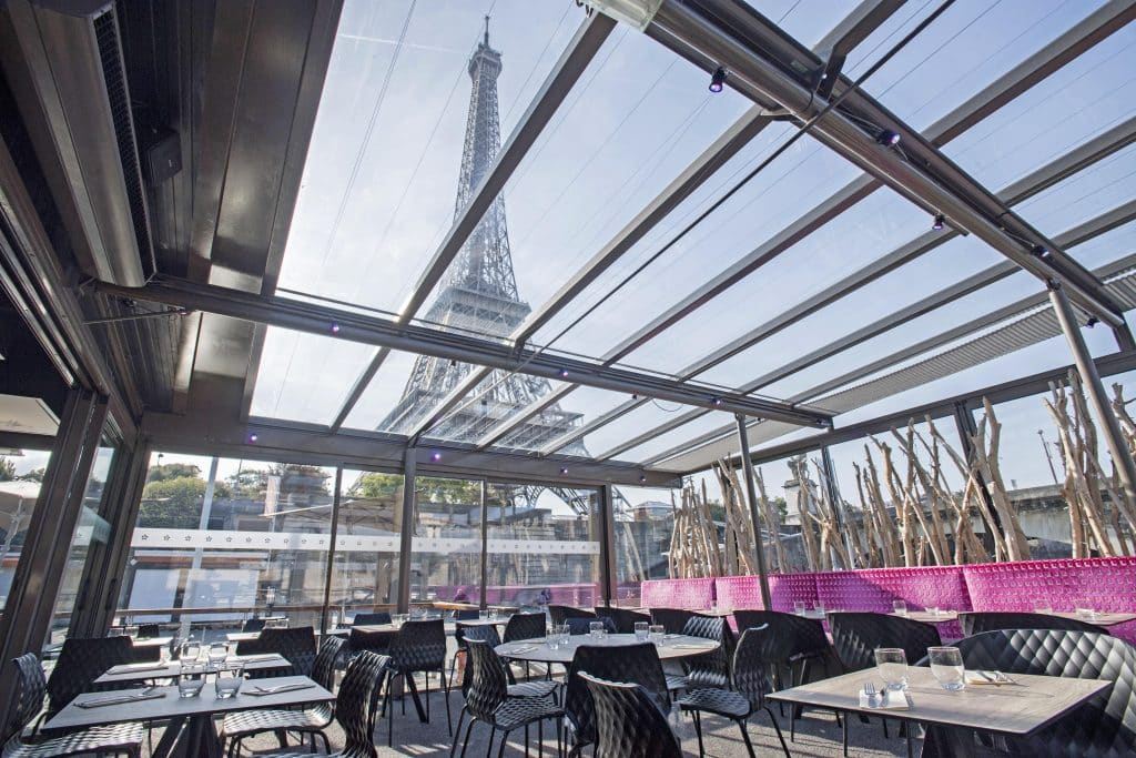 Bistro Parisien, Déjeuner vue paris